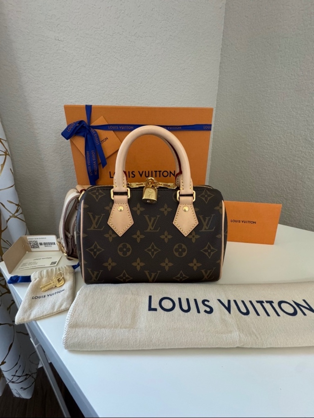 Classic Louis Vuitton Speedy Bandoulière 20